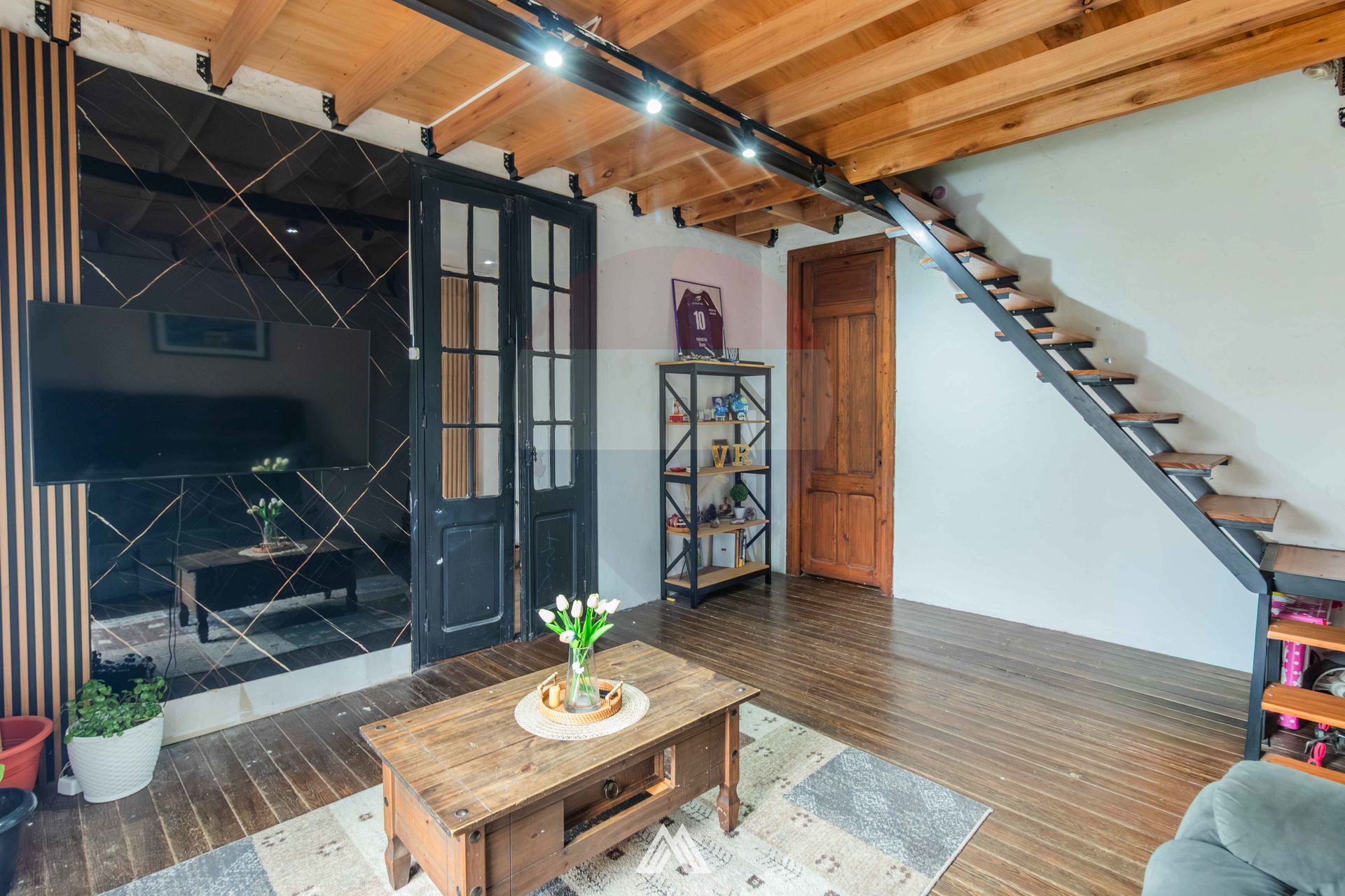 VENTA 2 CASAS: 2 Y 1 DORMITORIO EN UNION - 1