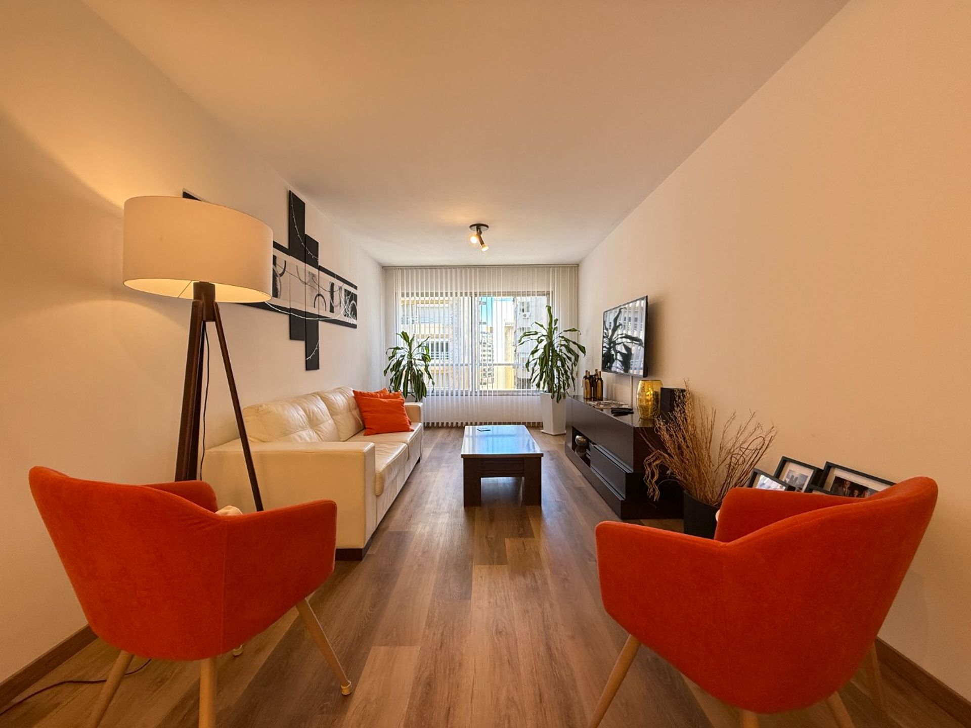 VENTA APTO 3 DORMITORIOS POCITOS 3 BAÑOS GGE FIJO - 2