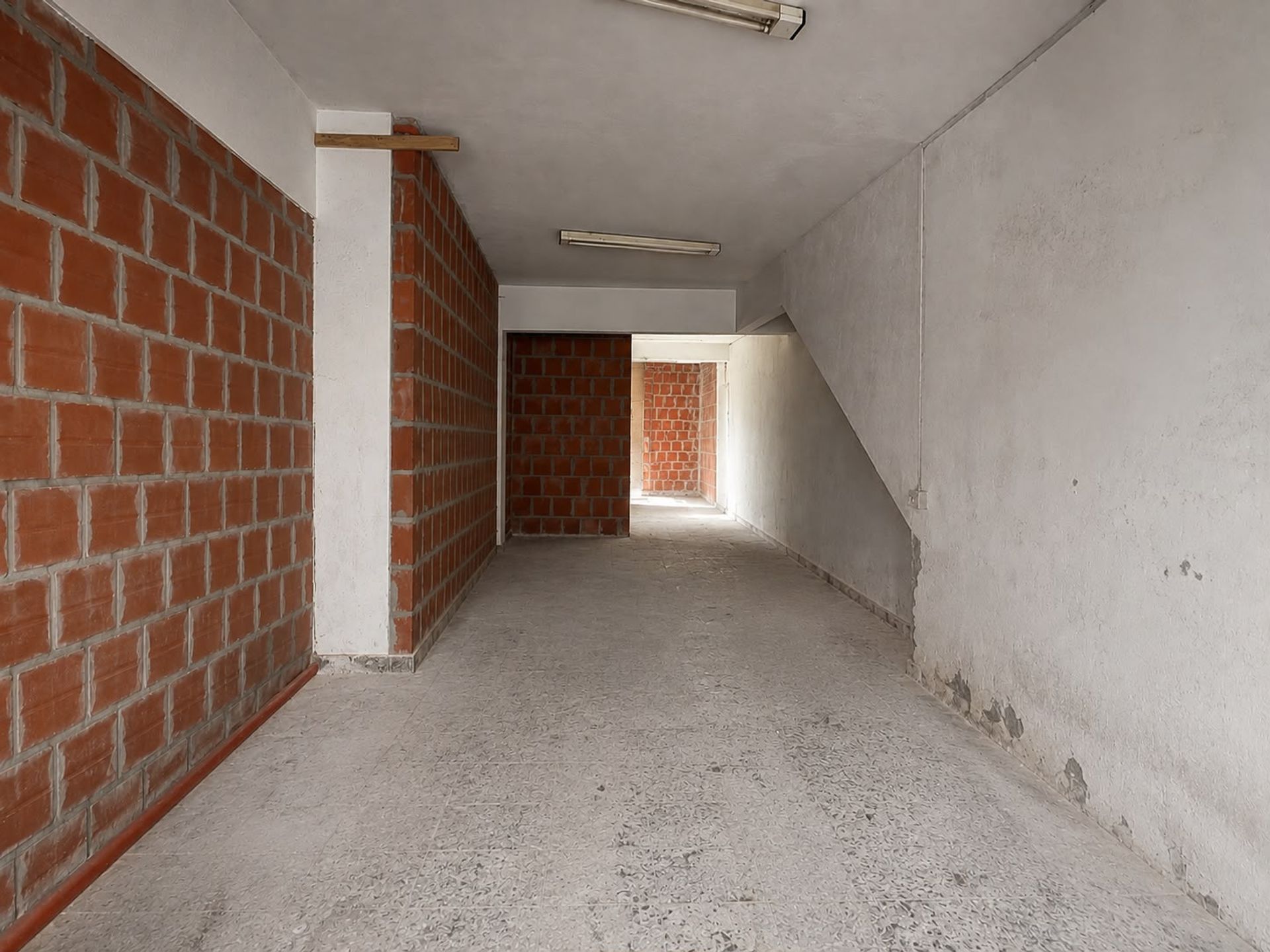 VENTA CASA 2 DORMITORIOS Y LOCAL COMERCIAL AGUADA - 19