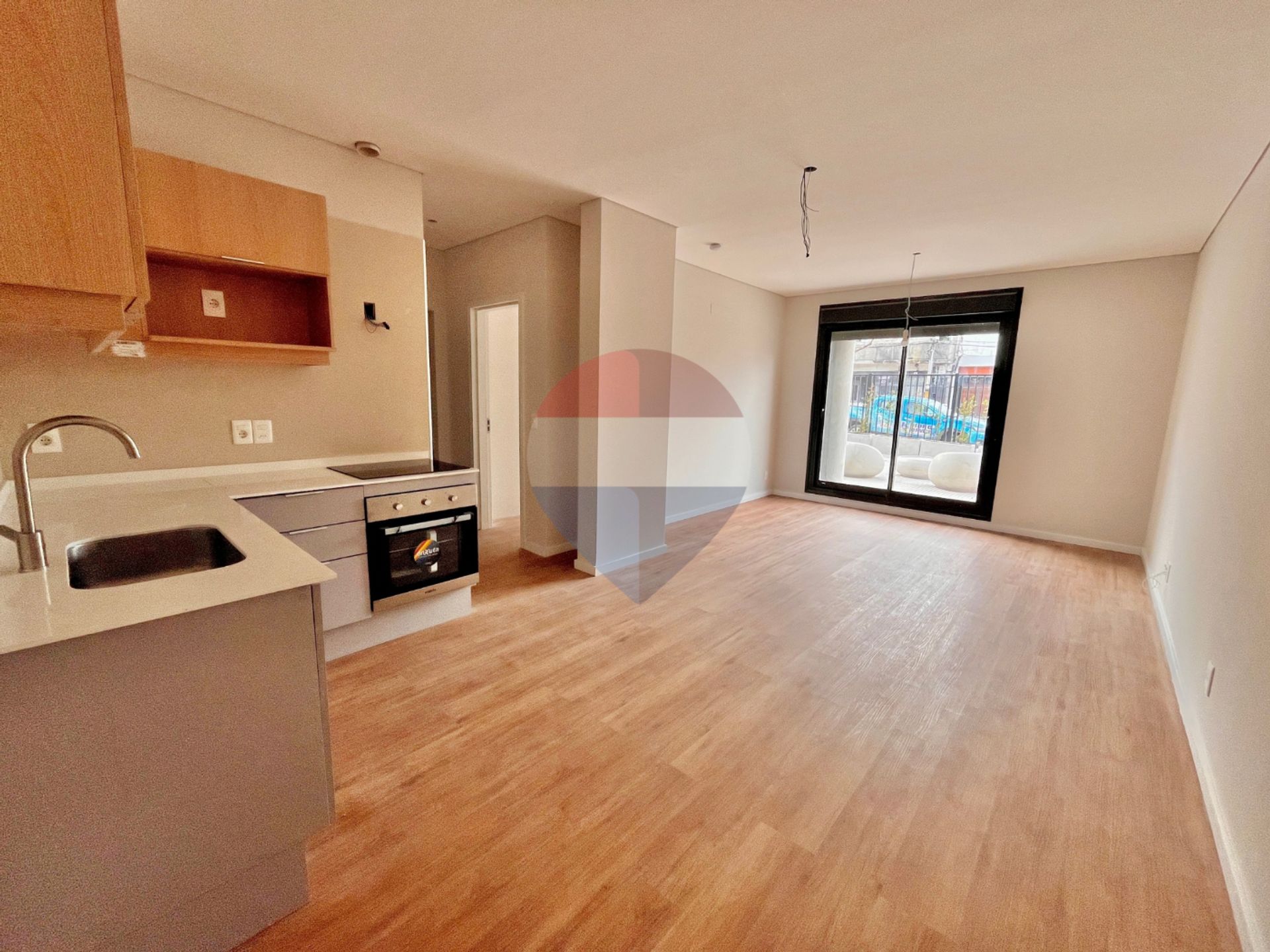 VENTA APARTAMENTO UN DORMITORIO Y PATIO EN BUCEO - 1