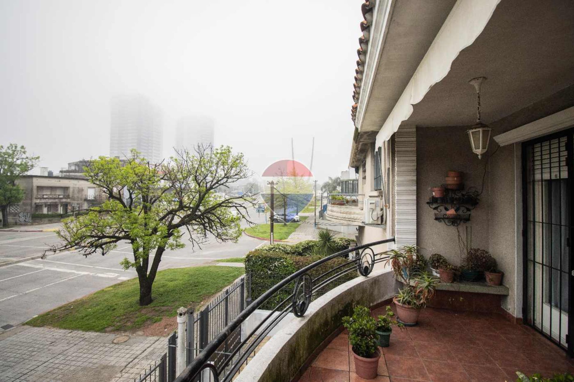 VENTA CASA LA BLANQUEADA 3 DORM MAS 1 SERV 2 BAÑOS - 2