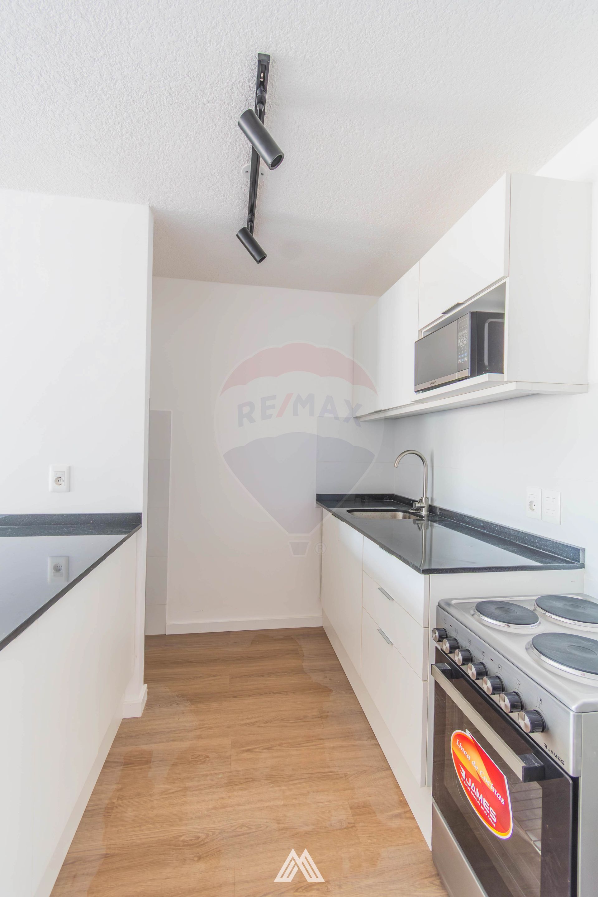 VENTA APARTAMENTO 2 DORMITORIOS BLANQUEADA BALCÓN - 4