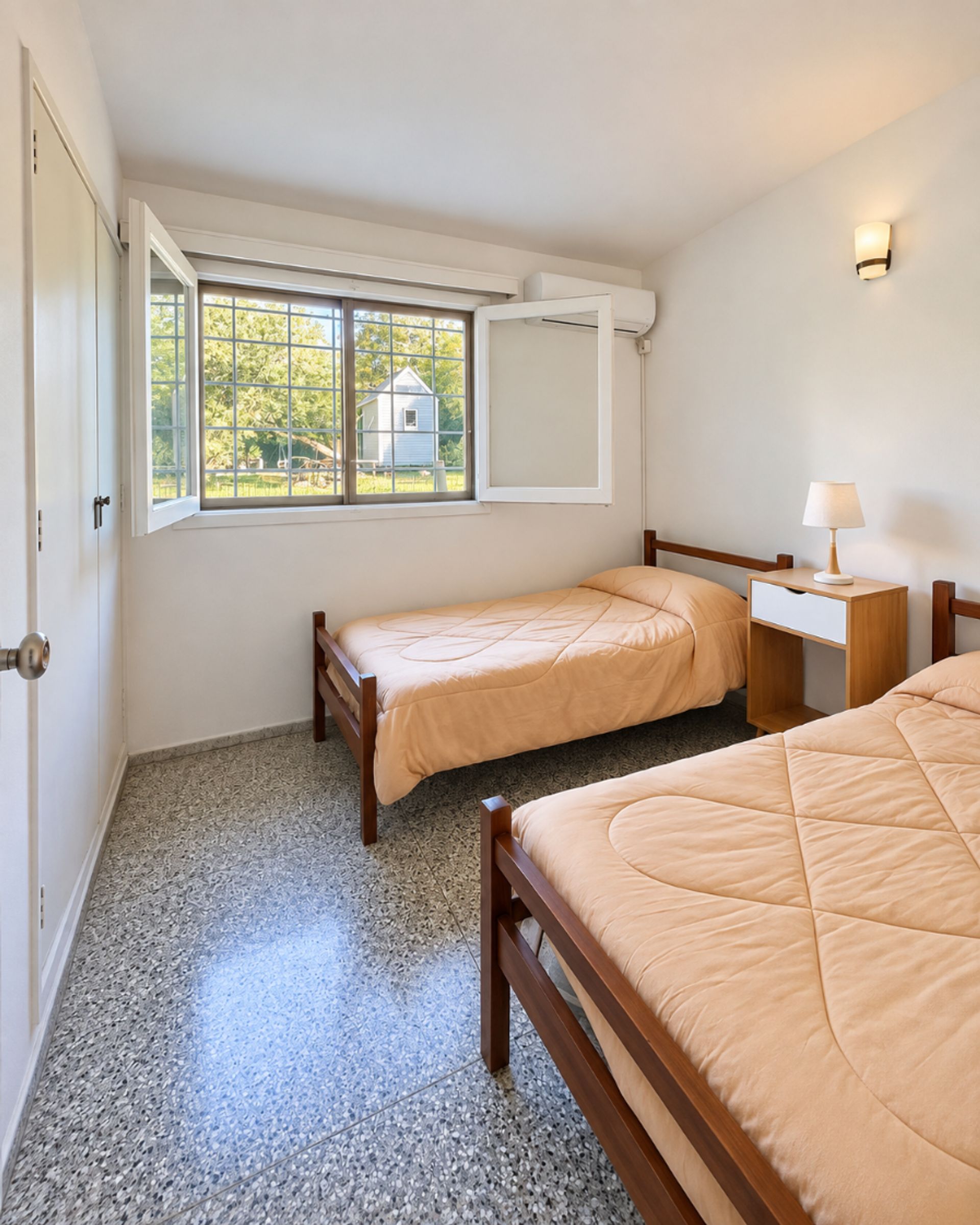 CHALET EN CANTEGRIL DE 4 AMB. MAS DEPENDENCIA - 12