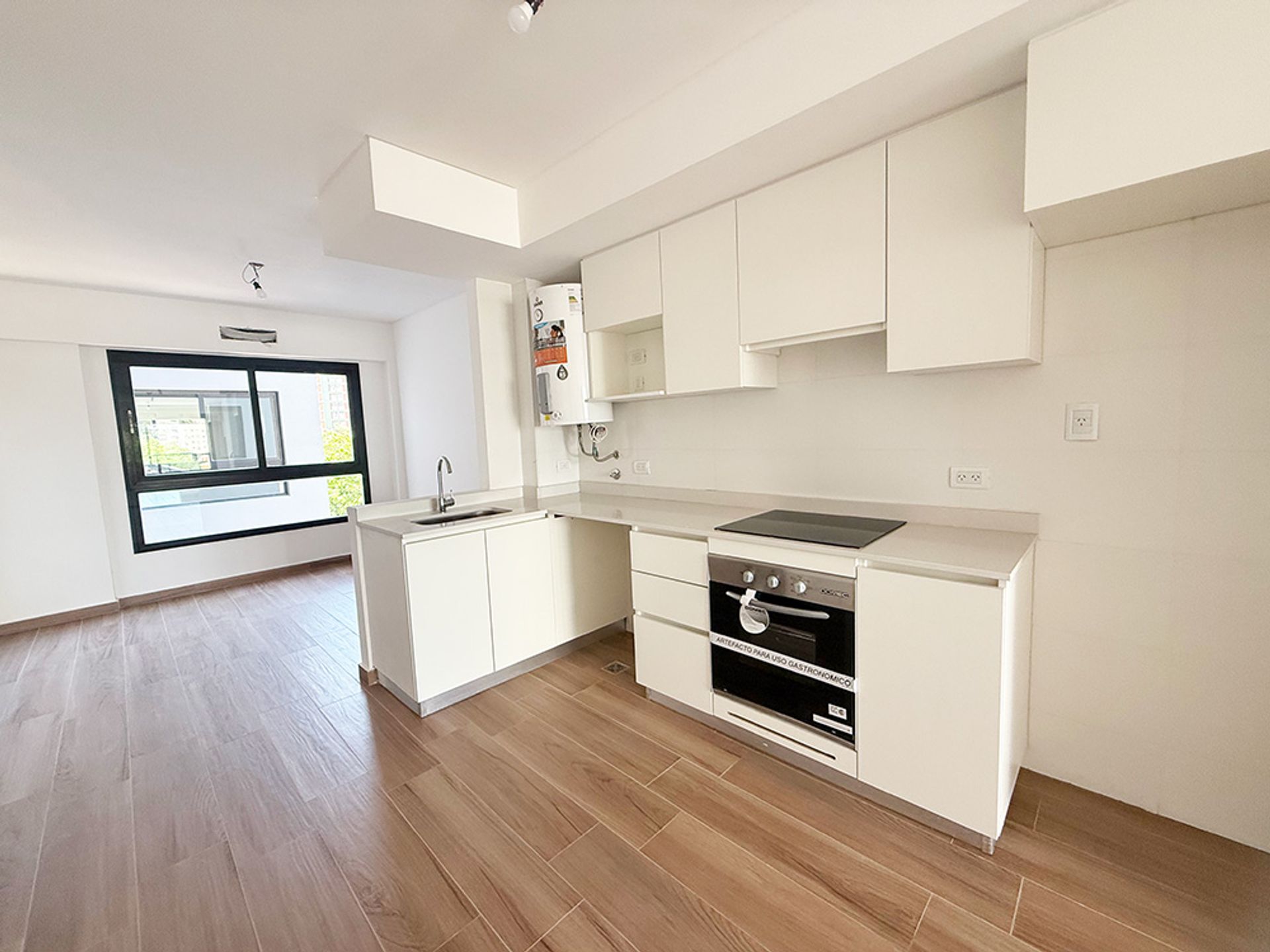 Departamento en Thames 200