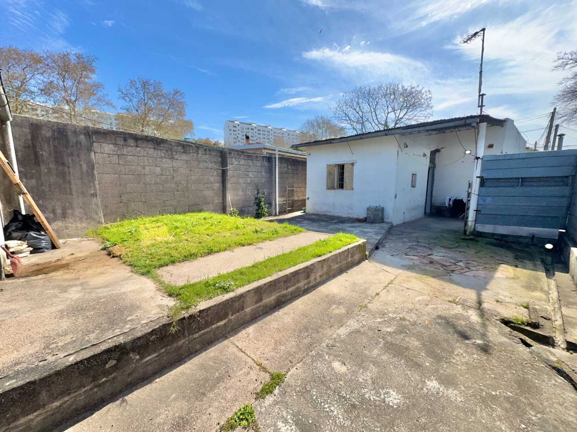 Casa en Venta - 3 dormitorios y garage - 15