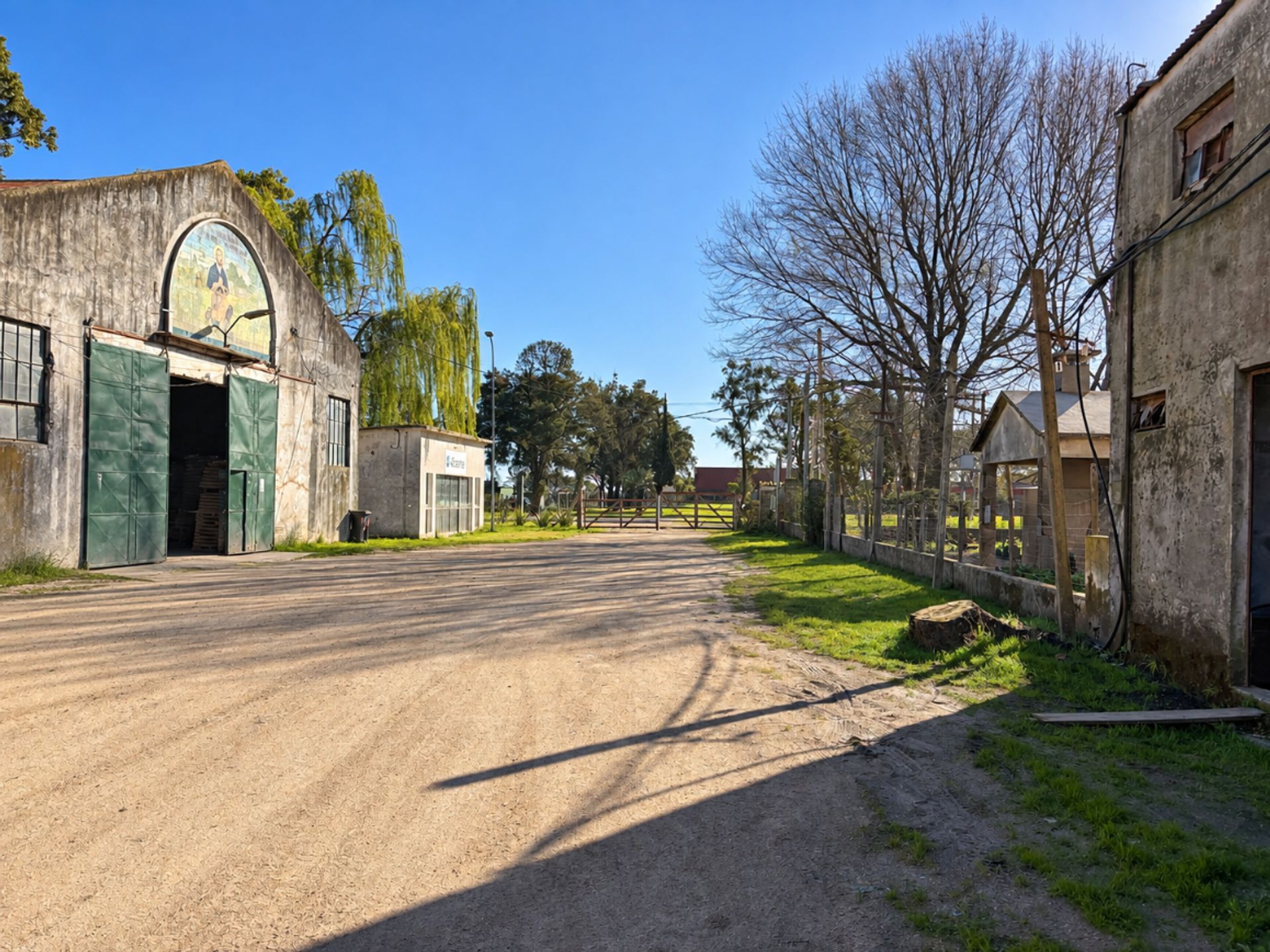 Alquiler Galpón/Depósito de 590m² en La Montañesa - 2